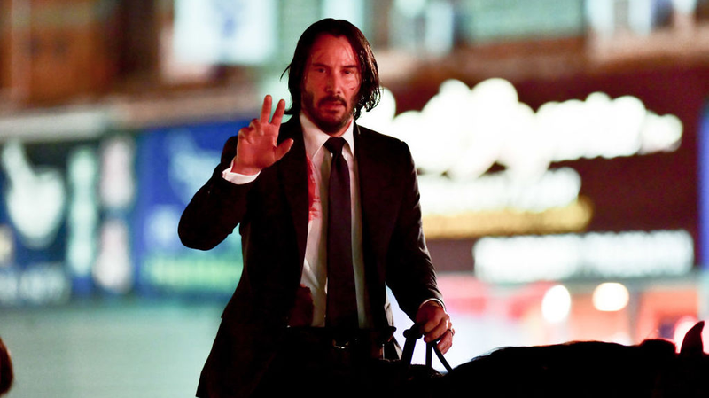 Illustration for article titled Everybody shut up and look at Keanu Reeves on a horse